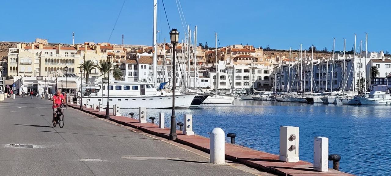 Almerimar Pearl Bagian luar foto