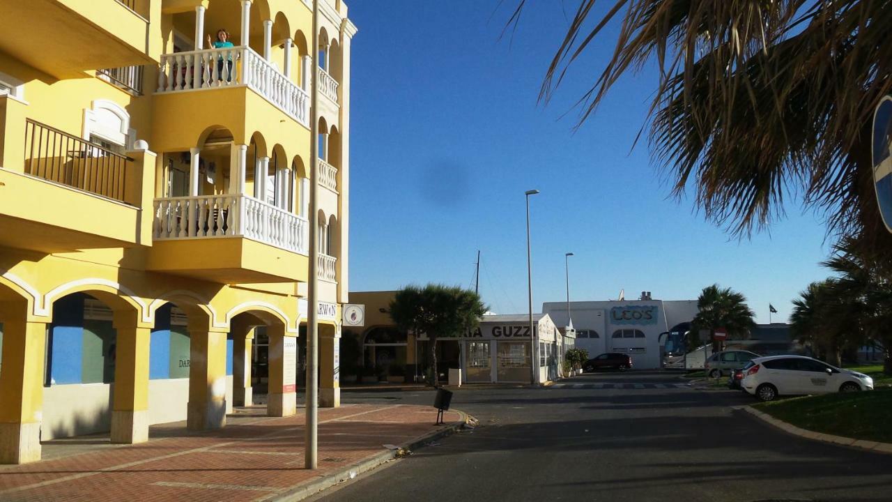 Almerimar Pearl Bagian luar foto
